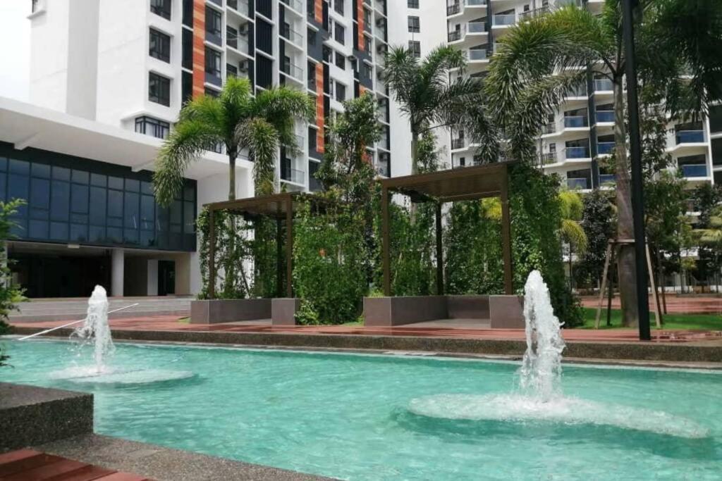 Opahome@ Timurbay Seafront Residence 2Br Family Suite Seaview And Poolview Kuantan Exterior photo